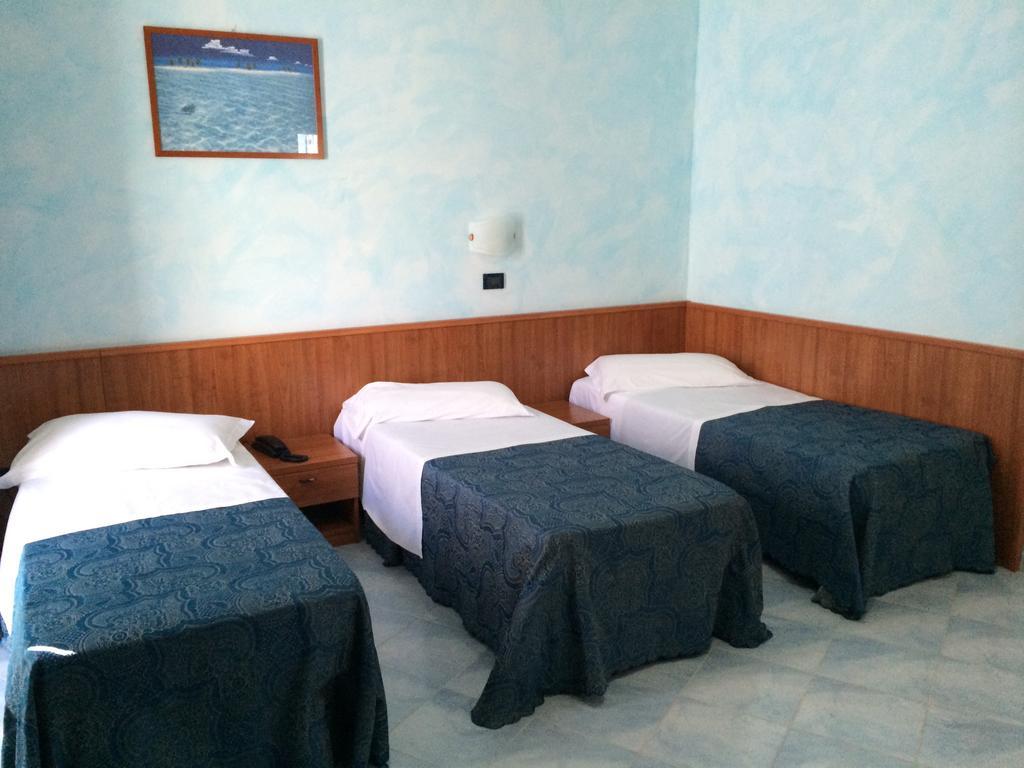 Hotel Milano San Salvo Room photo