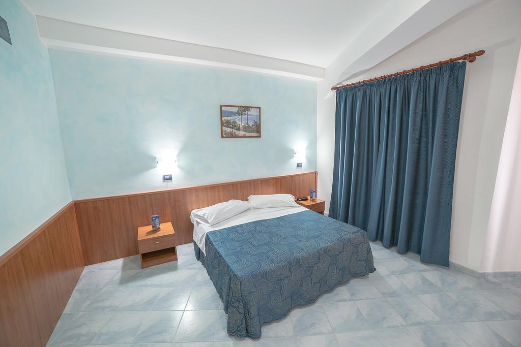 Hotel Milano San Salvo Room photo